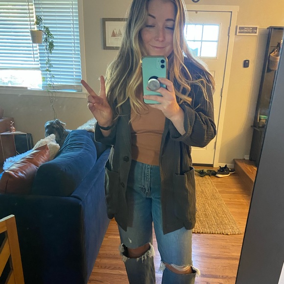 Meet your Posher, Mackenzie - Picture 6 of 6